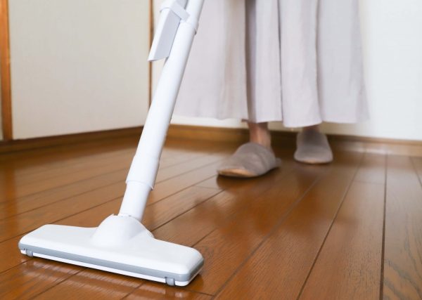 犬が掃除機に吠えたり噛みつく理由とは?慣れさせる方法をステップ別に紹介 #145